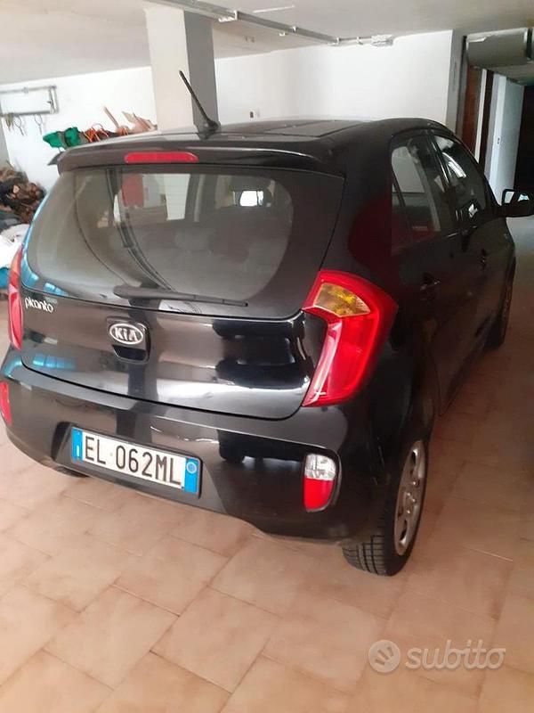 Gebraucht Kia Picanto 69 PS (50 kW) 2012 Schwarz Kleinwagen