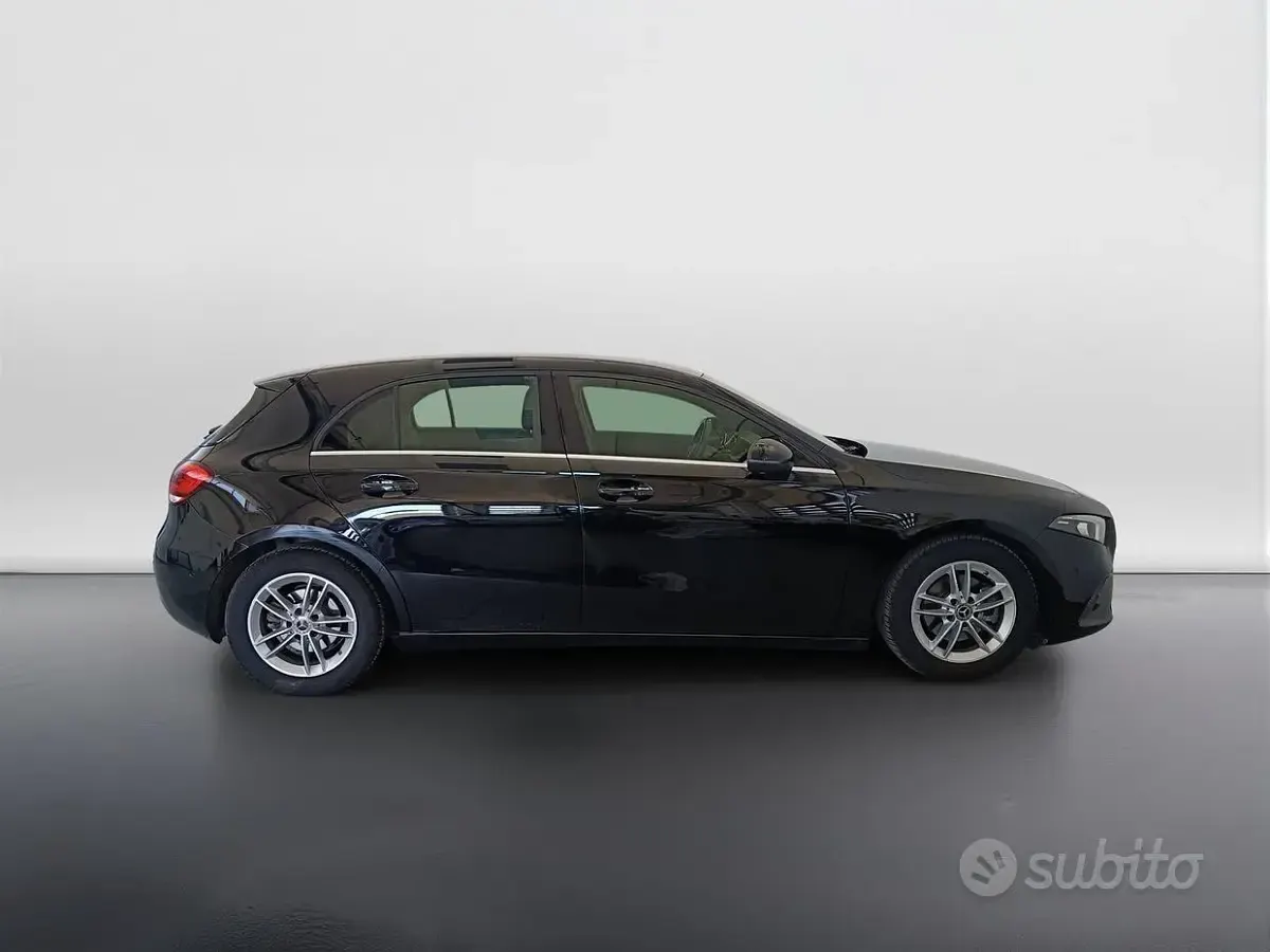 Usata Mercedes A180 Business 116 CV (85 kW) 2020 Nero Berlina
