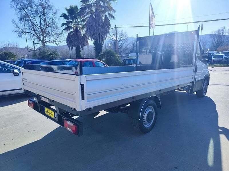 Usata Iveco Daily 136 CV (100 kW) 2017 Bianco Furgone