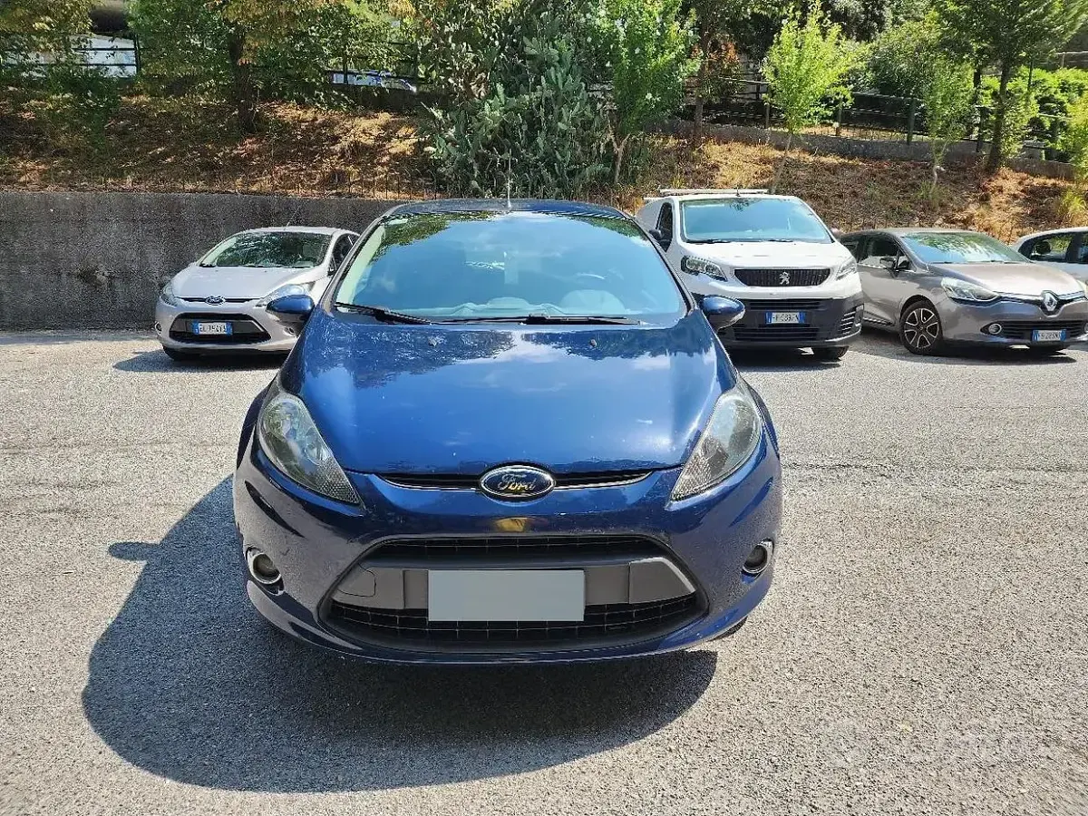 Usata Ford Fiesta 60 CV (44 kW) 2011 Bluazzurro Berlina