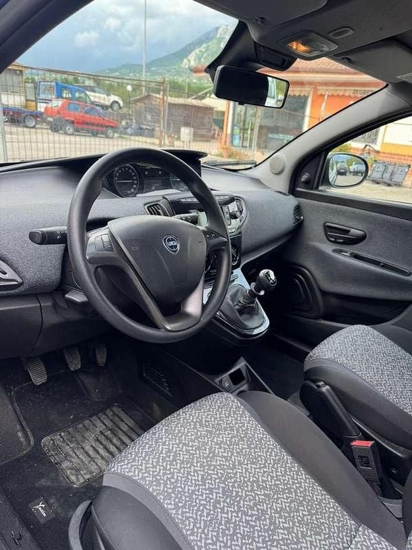 Usata Lancia Ypsilon Gold 69 CV (50 kW) 2022 Other Utilitaria
