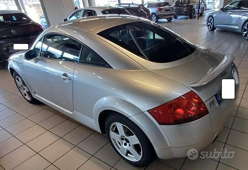 Begagnad Audi TT 179 HK (131 kW) 2000 Grå Sportkupé