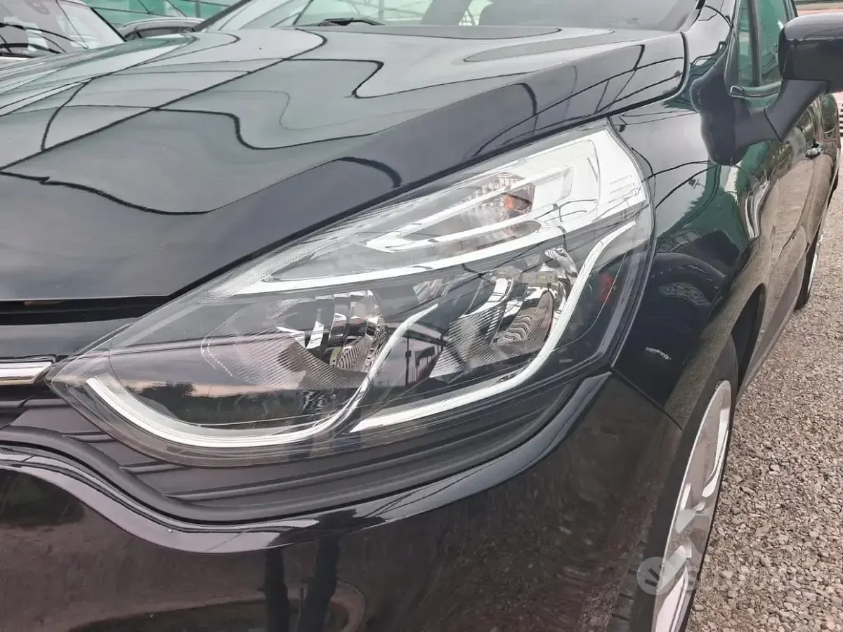 Usata Renault Clio Zen 90 CV (66 kW) 2018 Nero Station wagon