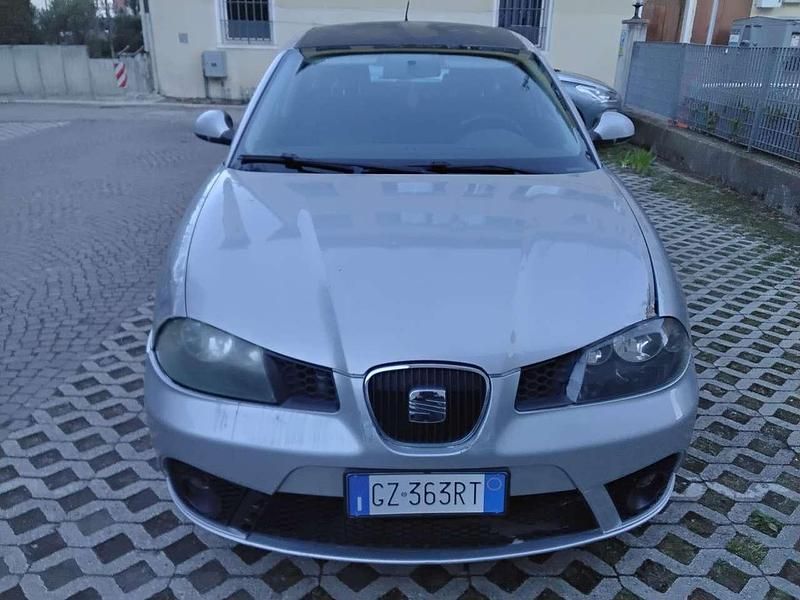 Usata Seat Ibiza 80 CV (58 kW) 2007 Argento Utilitaria