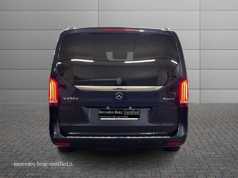Usata Mercedes V250 Premium 190 CV (139 kW) 2017 Blu scuro metallizzato Monovolume