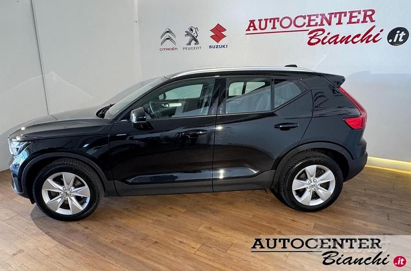 Usata Volvo XC40 Momentum 197 CV (144 kW) 2022 Nero SUV