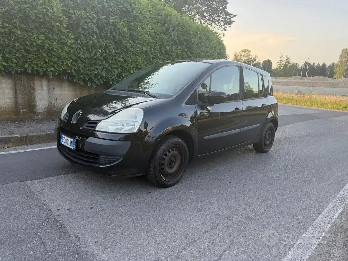 Usata Renault Modus Dynamique 101 CV (74 kW) 2010 Nero Monovolume
