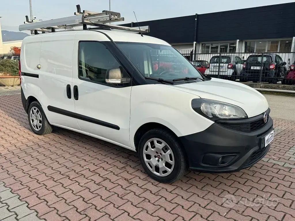 Usata Fiat Doblò Easy 120 CV (88 kW) 2021 Monovolume