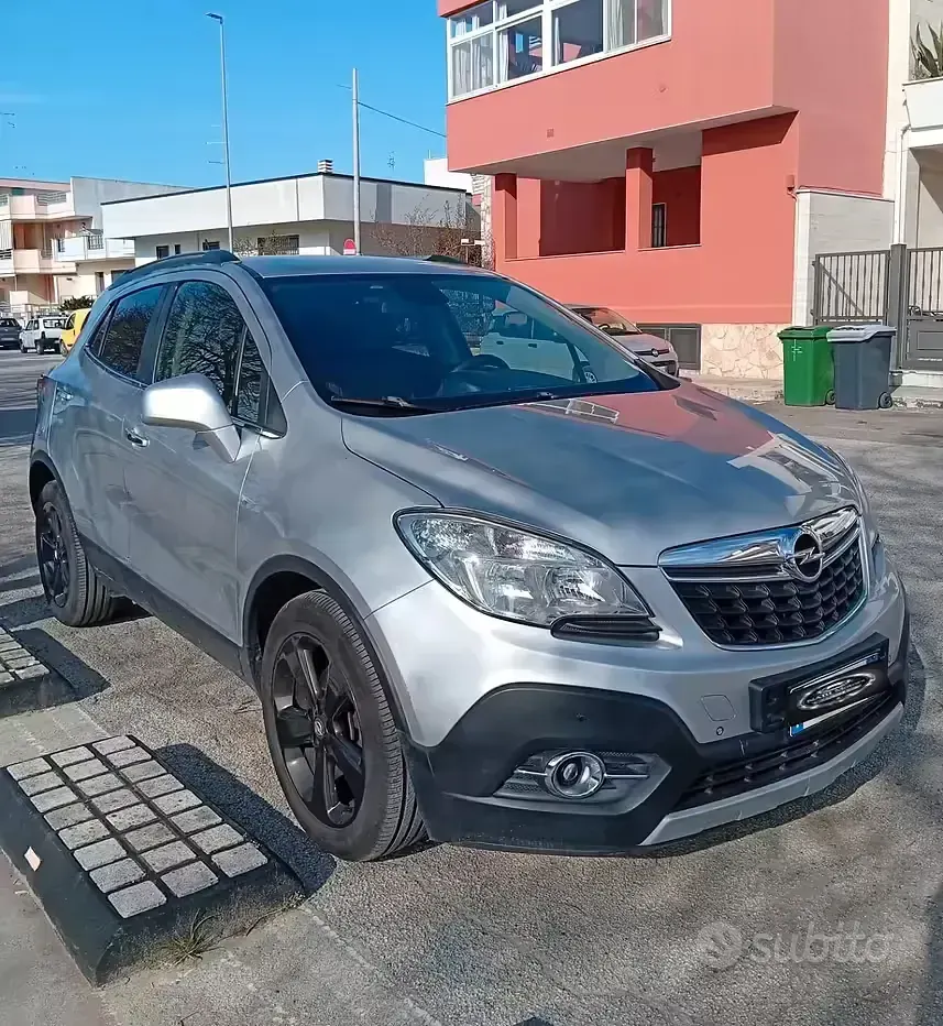 Usado Opel Mokka Cosmo 131 CV (96 kW) 2013 Gris SUV