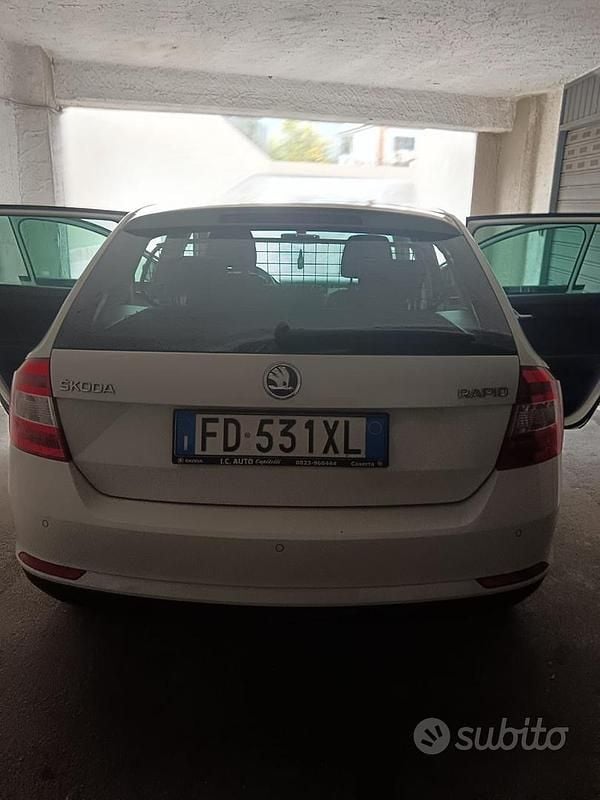 Usata Skoda Rapid 105 CV (77 kW) 2016 Bianco Utilitaria