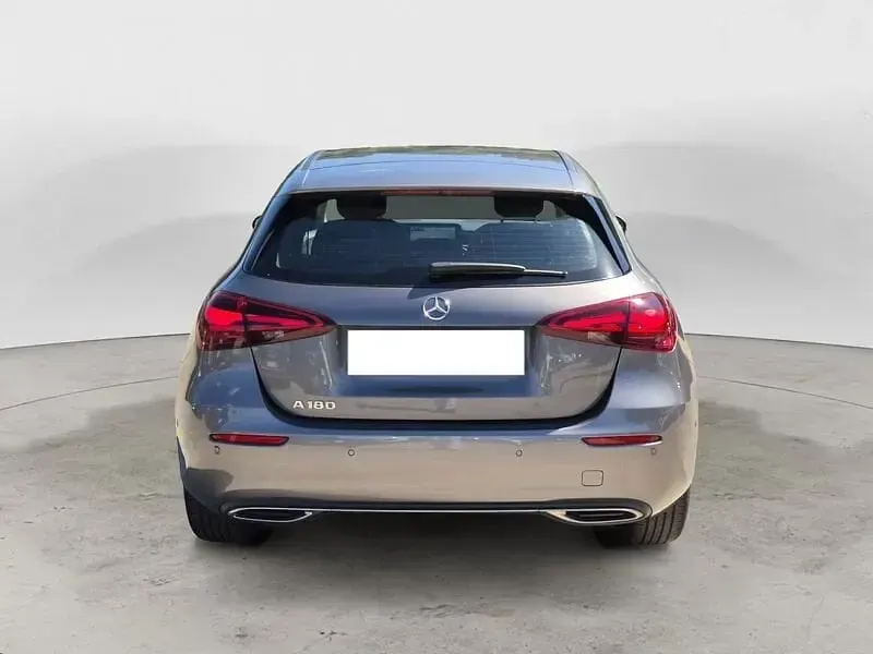 Usata Mercedes A180 Advanced 136 CV (100 kW) 2023 Grigio Utilitaria