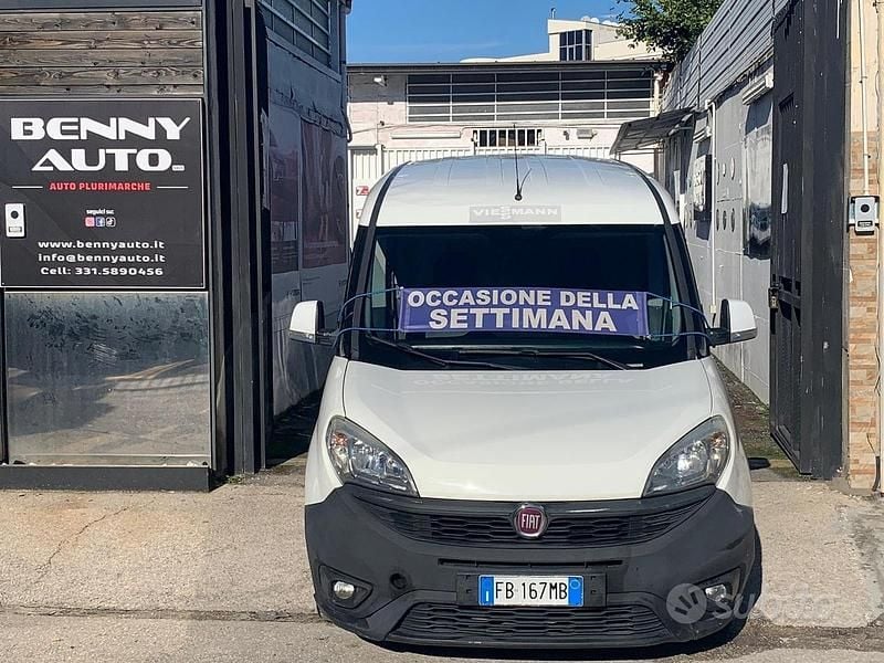 Usata Fiat Doblò Easy 105 CV (77 kW) 2015 Bianco Monovolume