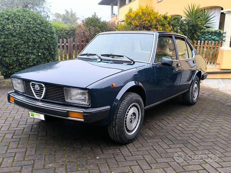 Blu/azzurro(met.) Usata 1980 Alfa Romeo Alfetta Tre volumi | 8400 € - Immagine 1/4