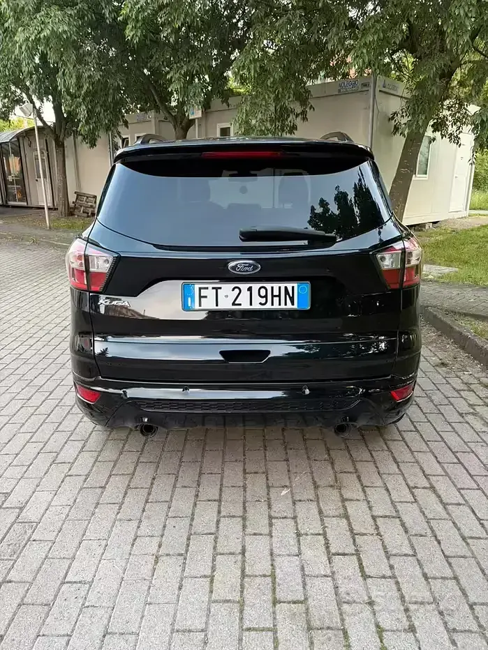 Usata Ford Kuga ST-Line 120 CV (88 kW) 2019 Nero SUV