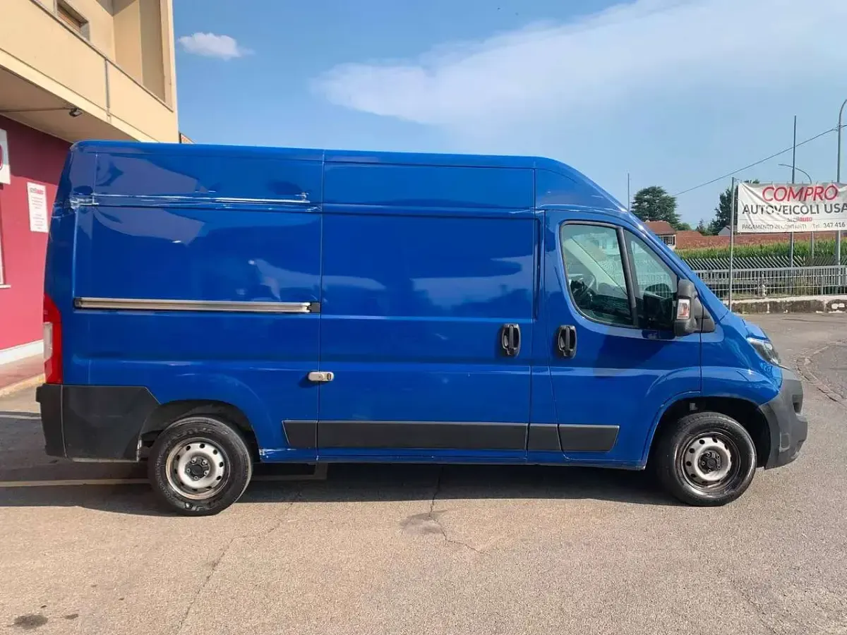Usata Fiat Ducato 140 CV (102 kW) 2022 Blu/azzurro Furgone