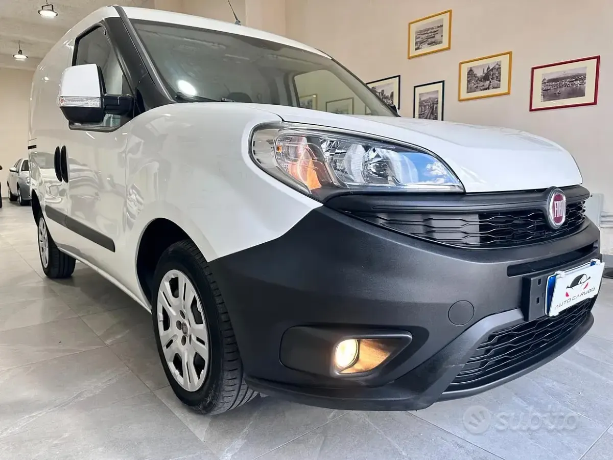 Usata Fiat Doblò 105 CV (77 kW) 2018 Bianco Monovolume