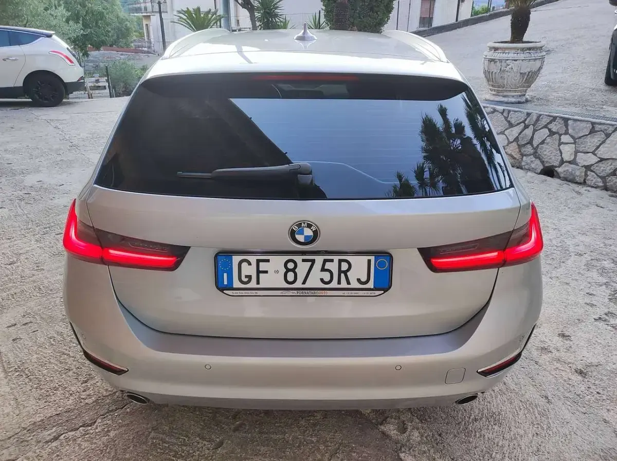 Usata BMW 318 Luxury Line 150 CV (110 kW) 2021 Argento Station wagon