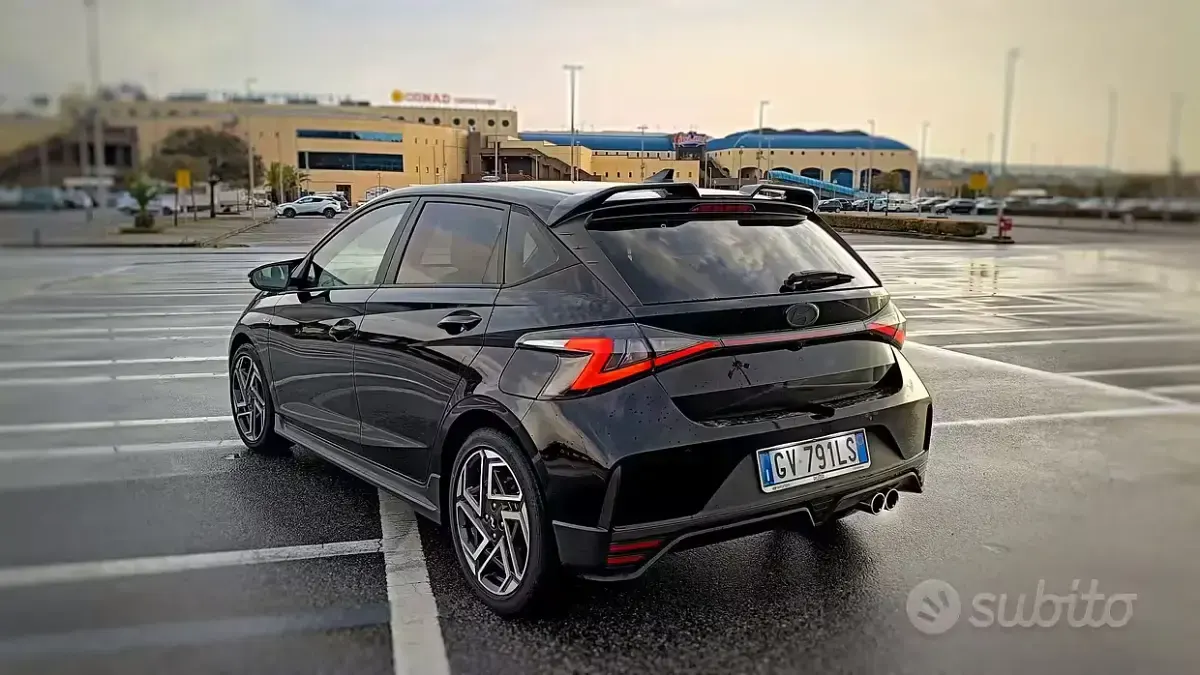 Usata Hyundai i20 N Line 100 CV (73 kW) 2024 Nero Utilitaria