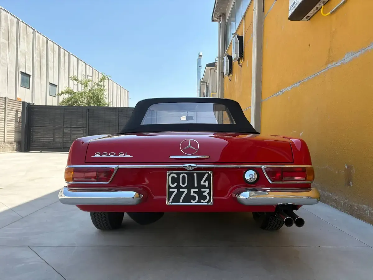 Usata Mercedes 230 150 CV (110 kW) 1964 Rosso Cabrio