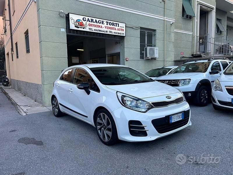 Bianco Usata 2016 Kia Rio Utilitaria | 6400 € (Buon prezzo) - Immagine 1/4