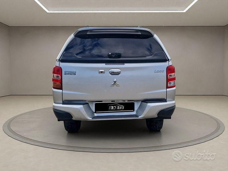 Usata Mitsubishi L200 Invite 154 CV (113 kW) 2015 Grigio Pick-up