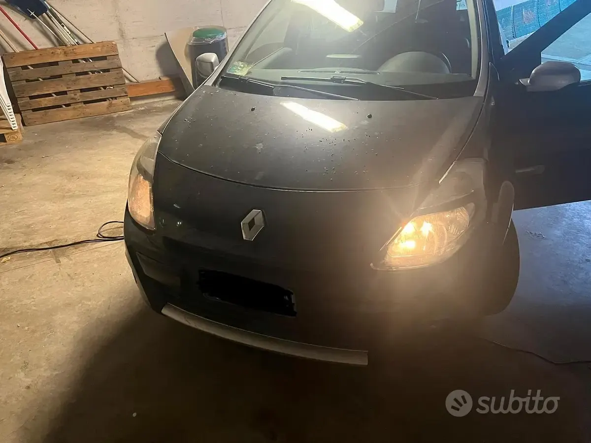 Usata Renault Clio III 75 CV (55 kW) 2011 Berlina