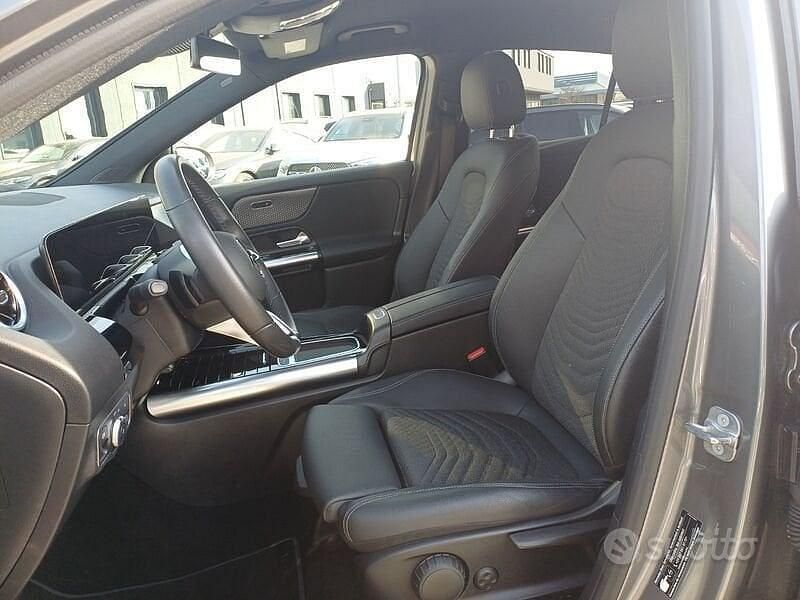 Usata Mercedes GLA180 Advanced 116 CV (85 kW) 2025 Grigio montagna SUV