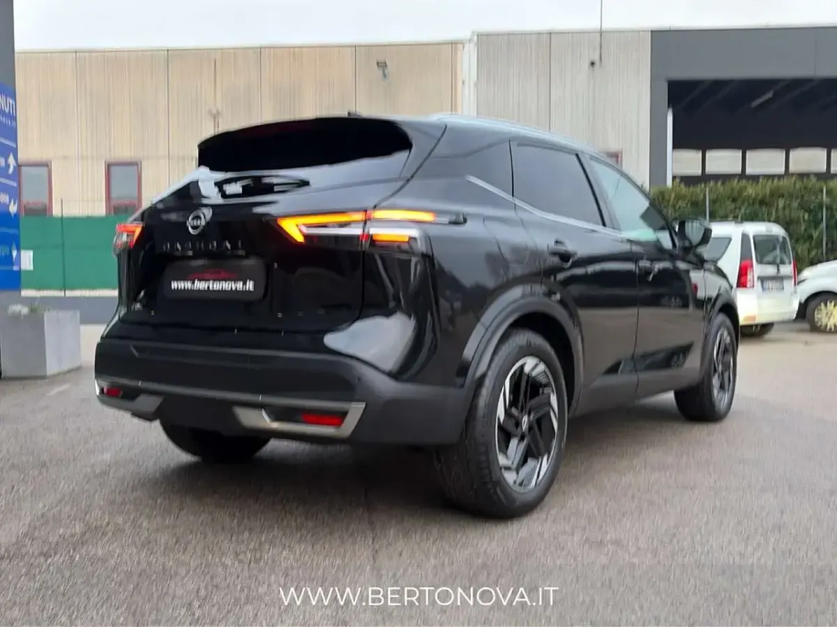 Nuova Nissan Qashqai N-Connecta 158 CV (116 kW) 2025 Nero SUV