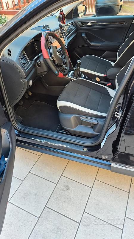 Usata VW T-Roc IQ Drive 177 CV (130 kW) 2019 Nero SUV