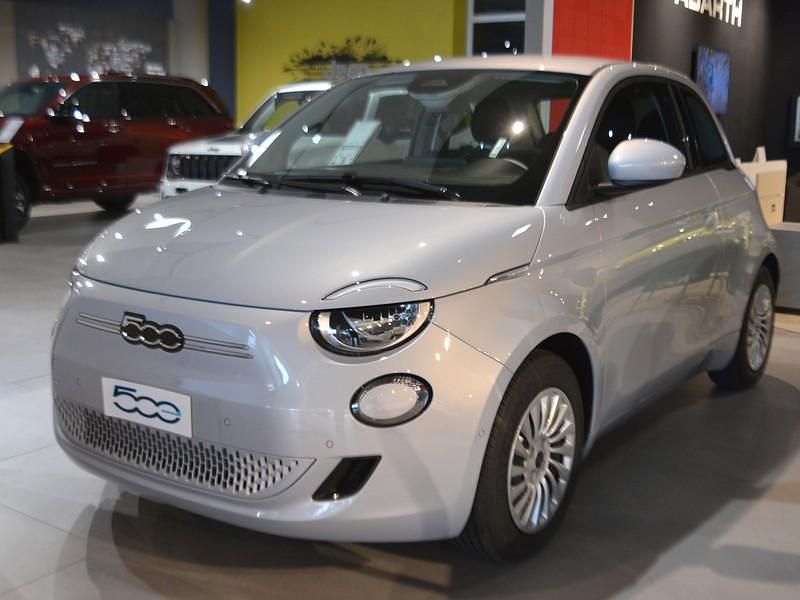 Blu Nuova 2025 Fiat 500e Tech Tre volumi | 36.294 € - Immagine 1/4