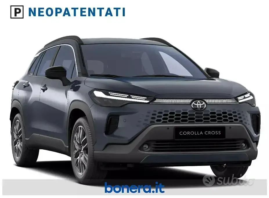 Nuova Toyota Corolla Cross Premium 133 CV (97 kW) 2026 Grigio SUV