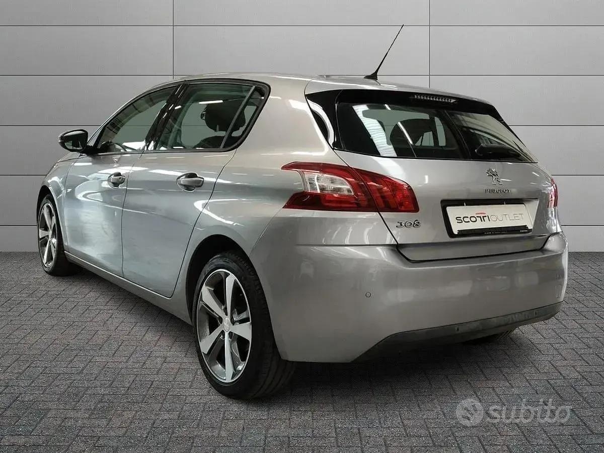 Usata Peugeot 308 Active 99 CV (72 kW) 2017 Grigio Berlina
