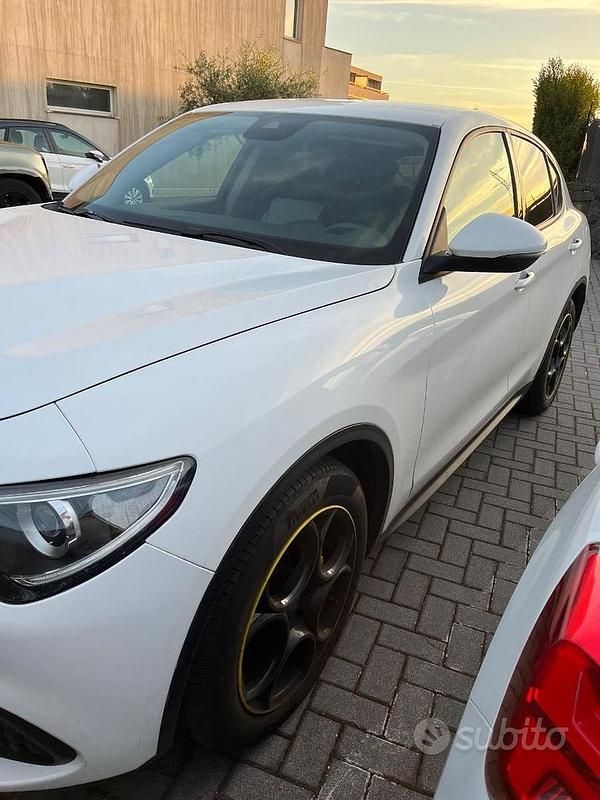 Usata Alfa Romeo Stelvio 160 CV (117 kW) 2019 Bianco SUV