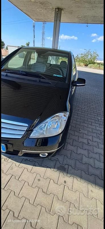Nero Usata 2009 Mercedes A160 Due volumi | 3000 € (Buon prezzo) - Immagine 1/4