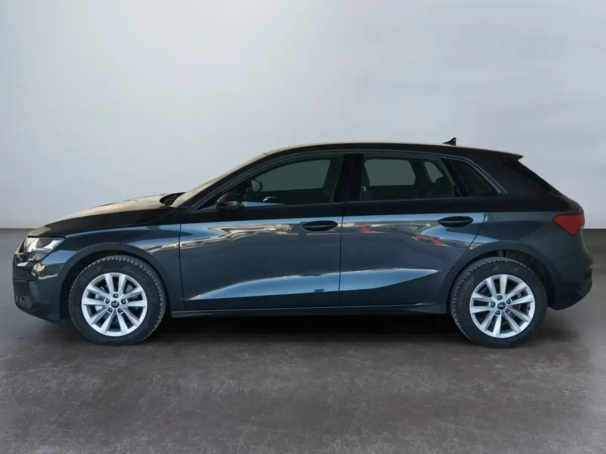 Usata Audi A3 Sportback Business 116 CV (85 kW) 2024 Grigio Utilitaria
