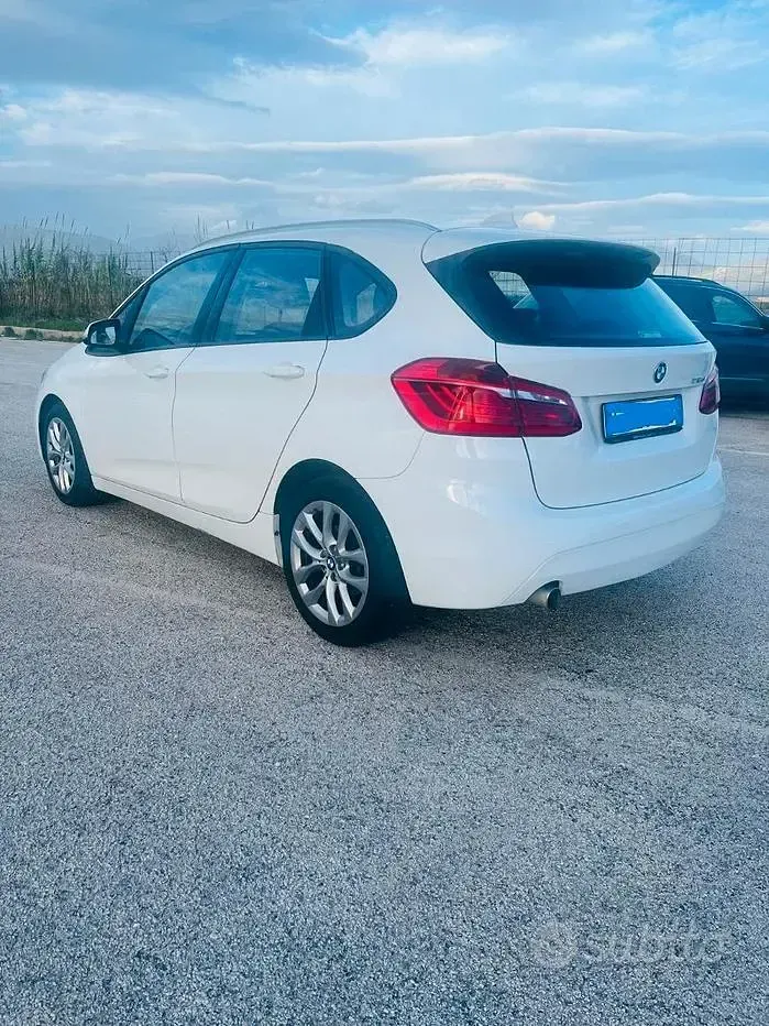 Usata BMW 216 Active Tourer Advantage 116 CV (85 kW) 2014 Bianco Monovolume