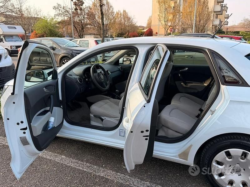 Usata Audi A1 Attraction 90 CV (66 kW) 2013 Bianco Utilitaria