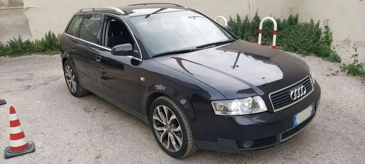 Gebraucht Audi A4 131 PS (96 kW) 2004 Blau Kombi