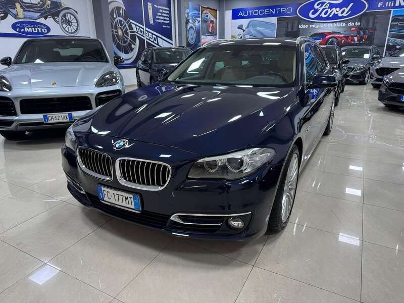 Blu/azzurro Usata 2016 BMW 520 Luxury Line Station wagon | 11.800 € (Ottimo prezzo) - Immagine 1/4