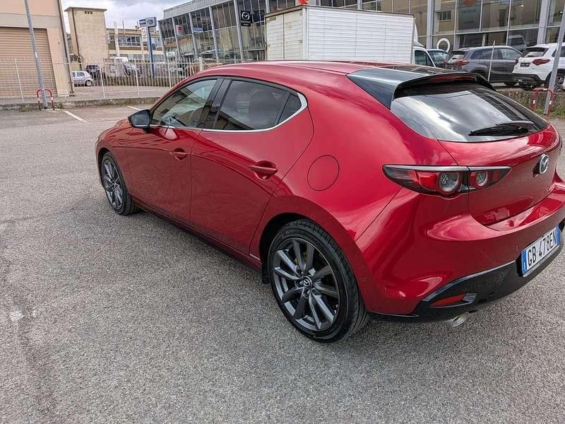 Begagnad Mazda 3 Exclusive 179 HK (131 kW) 2020 Röd Sedan