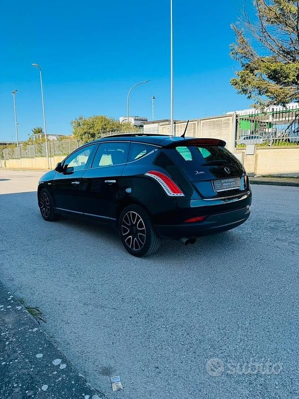 Usata Lancia Delta 120 CV (88 kW) 2008 Utilitaria