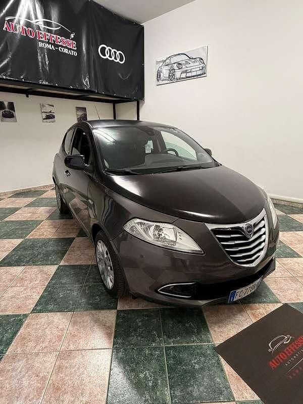 Usata Lancia Ypsilon Gold 69 CV (50 kW) 2015 Utilitaria