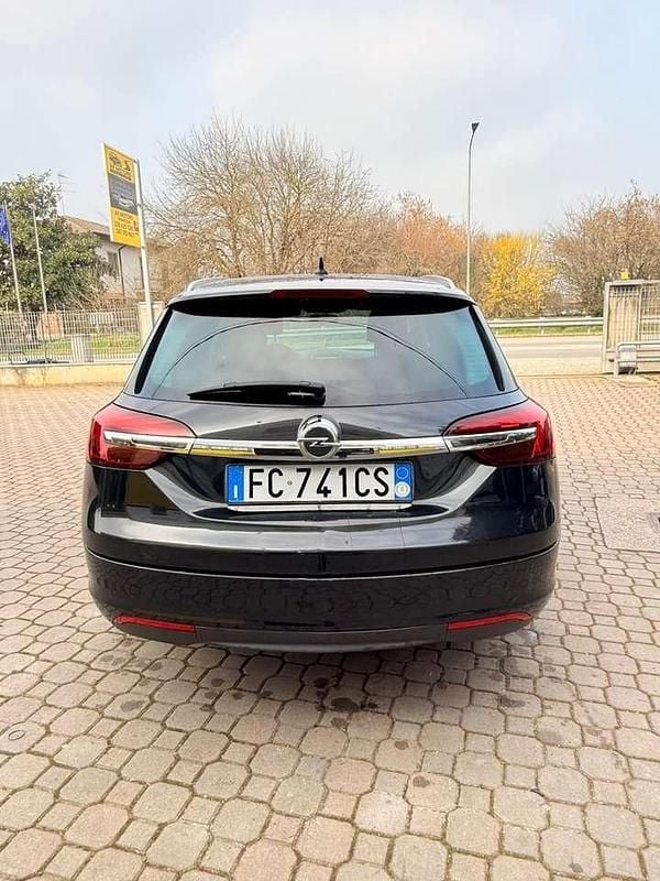 Usata Opel Insignia Business 136 CV (100 kW) 2015 Nero Station wagon