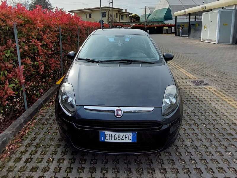 Usato 2011 Fiat Punto Evo 1.2 Benzin 69 CV (5.590 €)