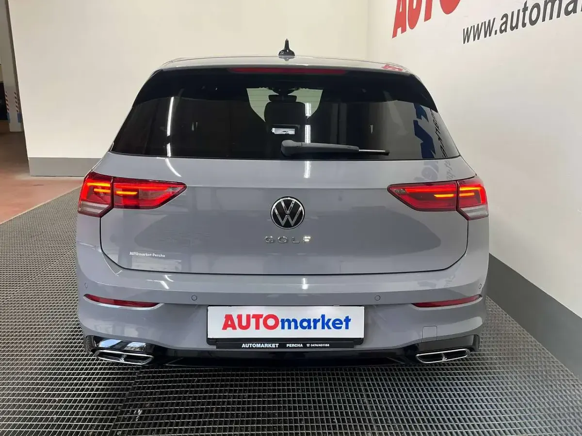 Usata VW Golf VIII R-line 150 CV (110 kW) 2023 Grigio Berlina