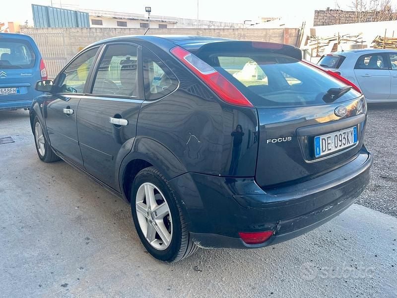 Usata Ford Focus 90 CV (66 kW) 2007 Nero Berlina