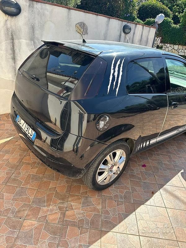 Usata Fiat Grande Punto 75 CV (55 kW) 2006 Nero Utilitaria
