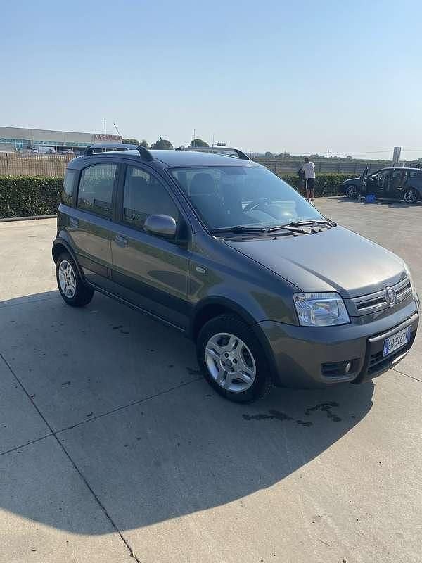 Usata Fiat Panda Climbing 60 CV (44 kW) 2010 Utilitaria