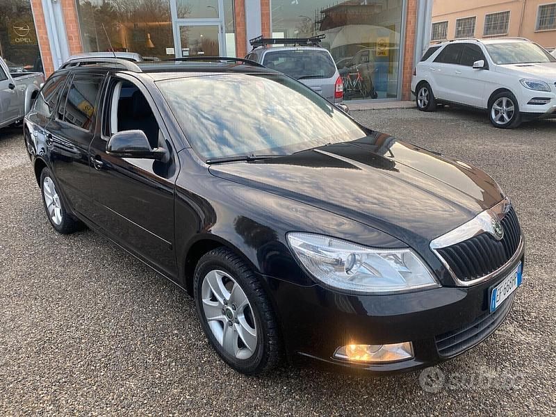 Usata Skoda Octavia Ambition 105 CV (77 kW) 2010 Nero Station wagon