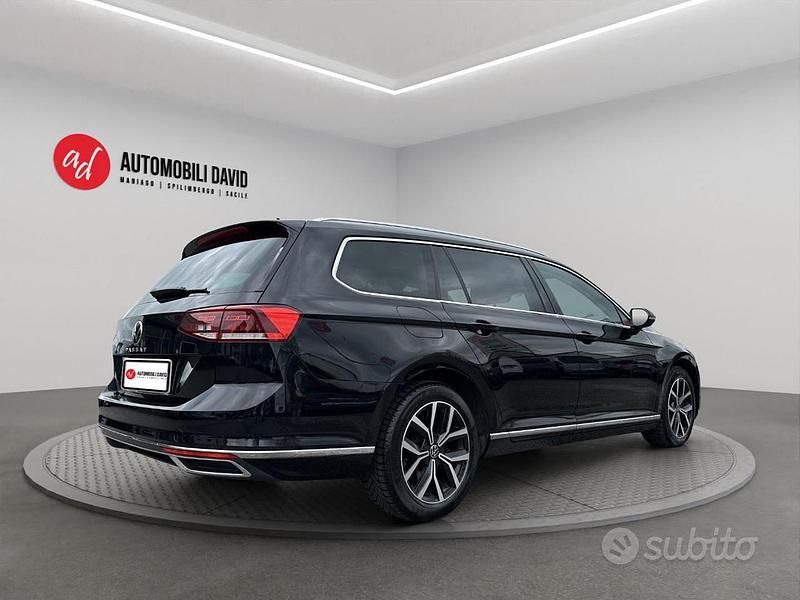 Begagnad VW Passat Executive 150 HK (110 kW) 2023 Svart Kombi
